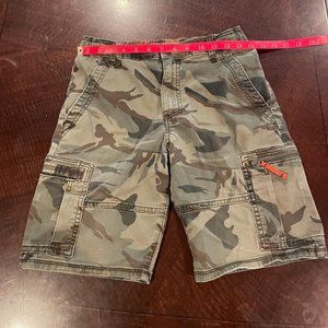 Wrangler Boys' Size 16 Regular Camo Green Straight Fit Cargo Shorts